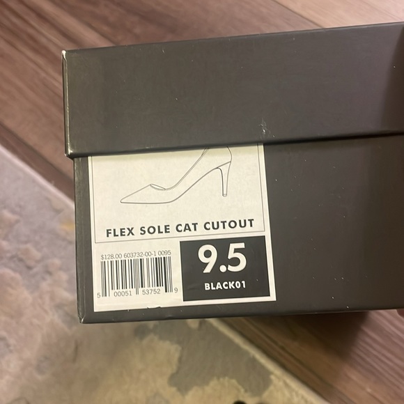 NWT Banana Republic Dorsay Pump in Black - Picture 3 of 3